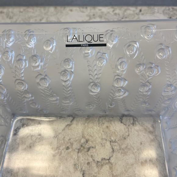 Lalique Crystal Coupe Roses Square Bowl - Picture 2 of 14